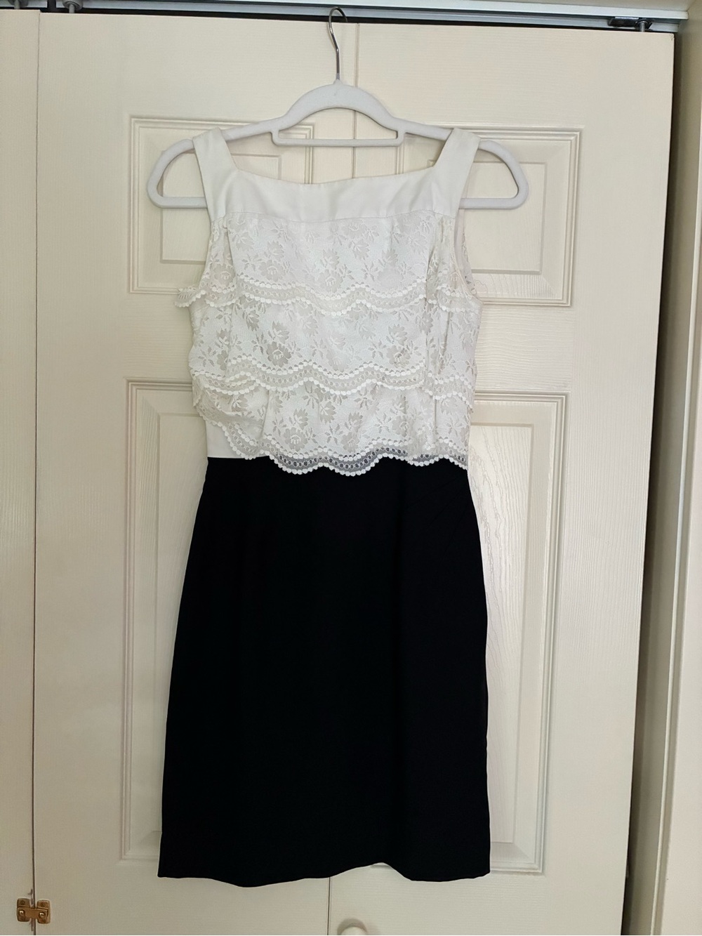 VINTAGE White Lace & Black Skirt Sleeveless Dress